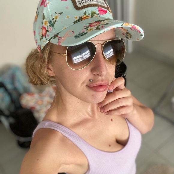 Meet your Posher, Brianna - Picture 2 of 5